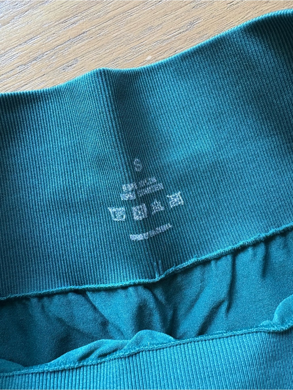 NVGTN Solid Seamless Shorts in Emerald Green - Picture 6 of 7